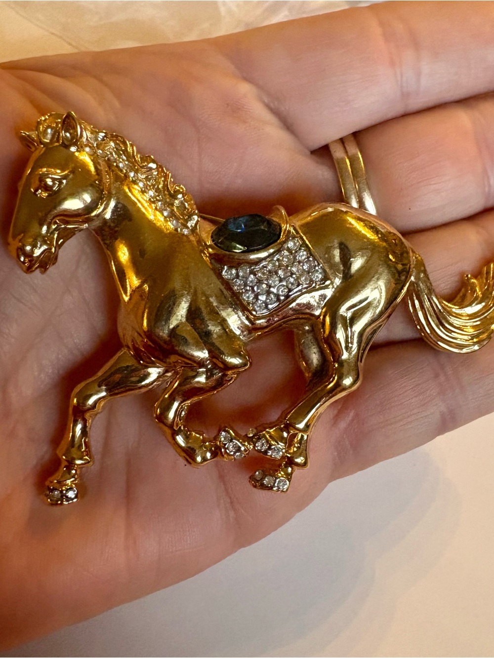 ✨ VINTAGE SIGNED BUTLER HAUTE COSTUME HORSESHOE/GALLOPING HORSE BROOCH (5th Ave)